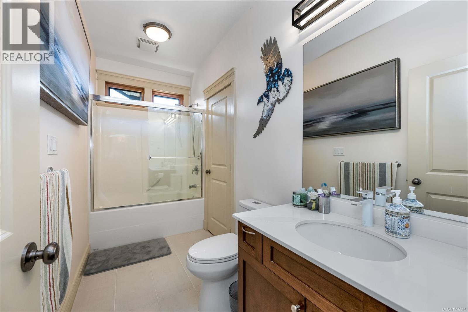 1 630 Brookside Rd, Colwood