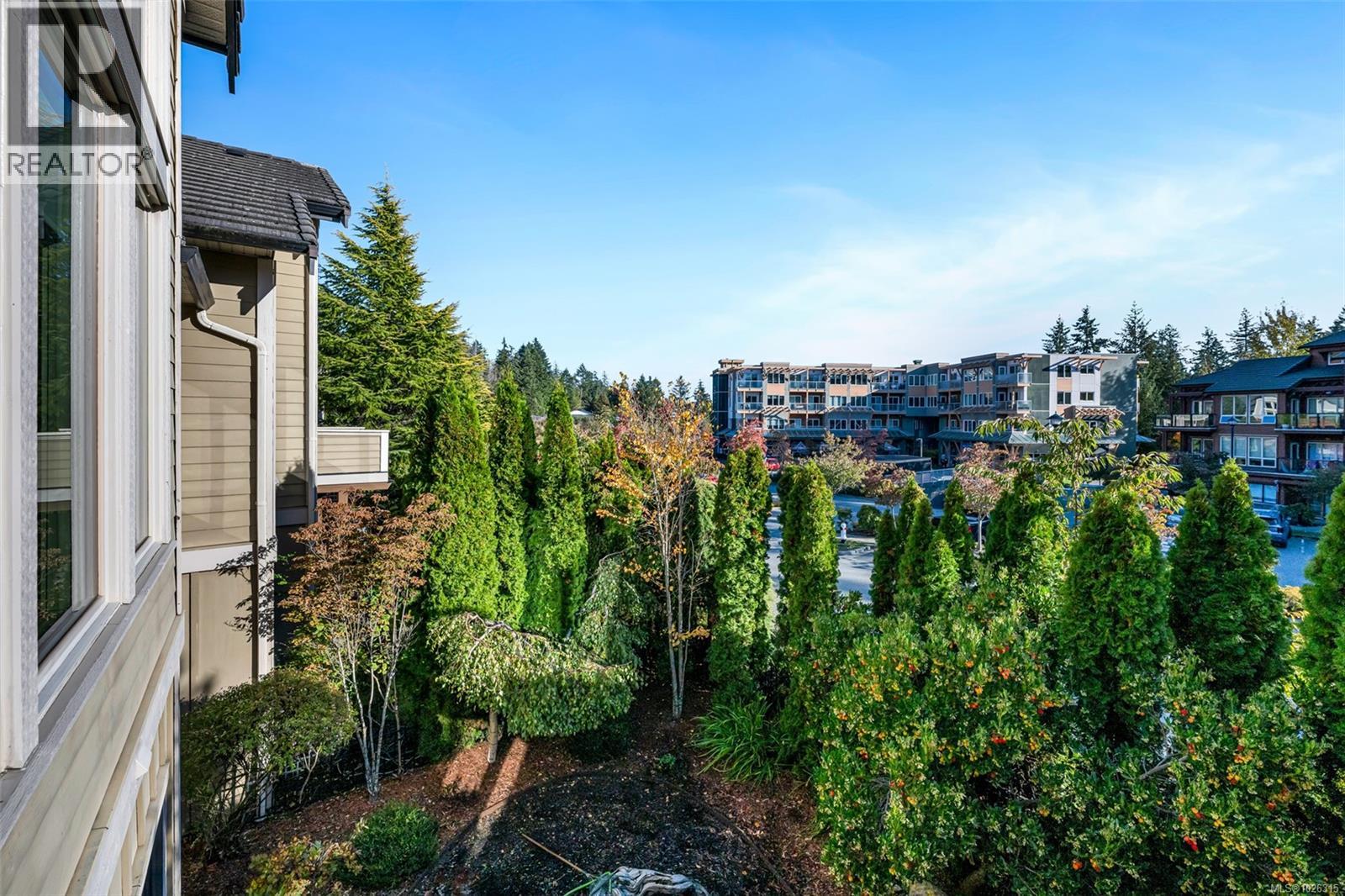 1 630 Brookside Rd, Colwood