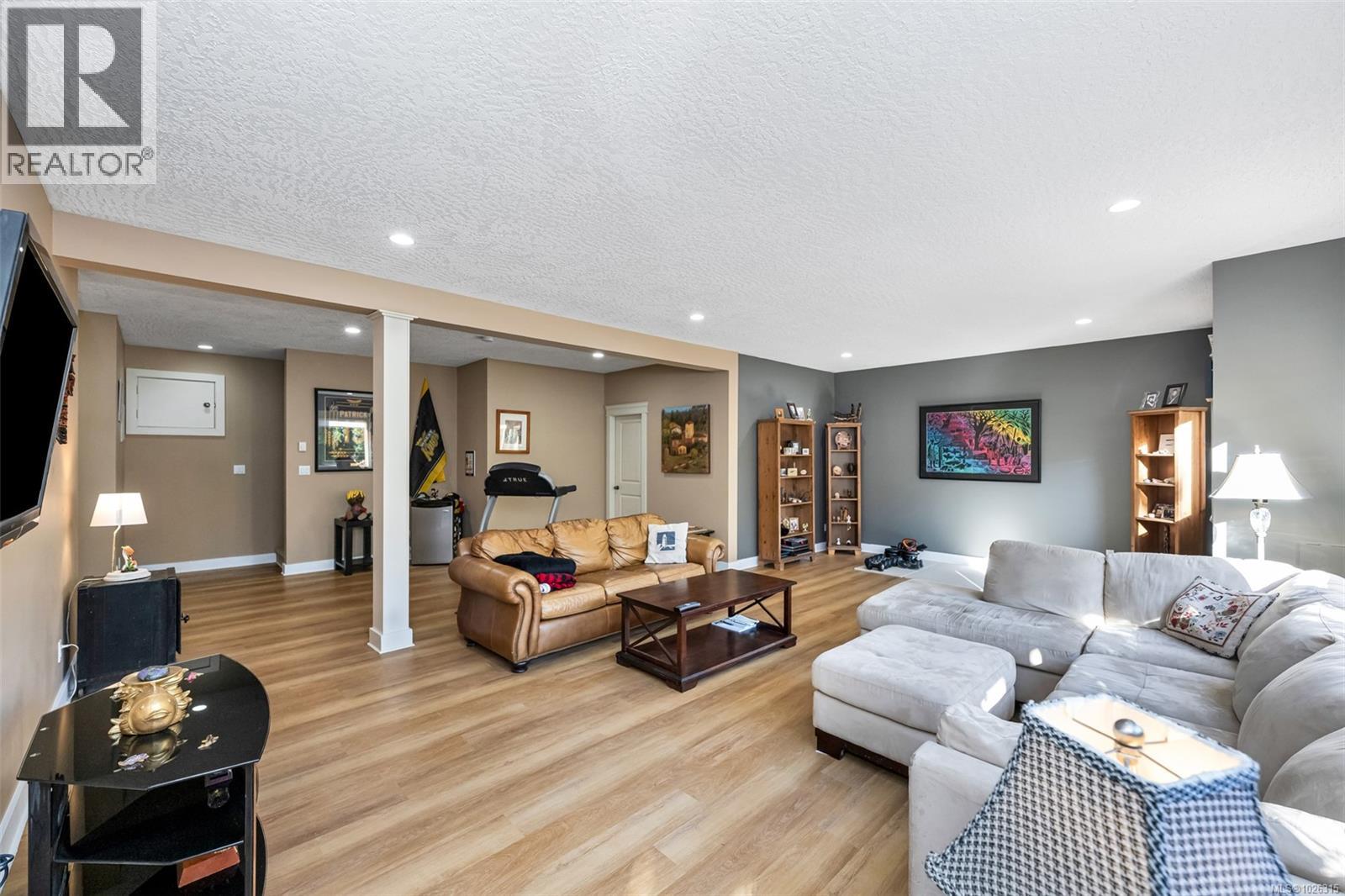 1 630 Brookside Rd, Colwood