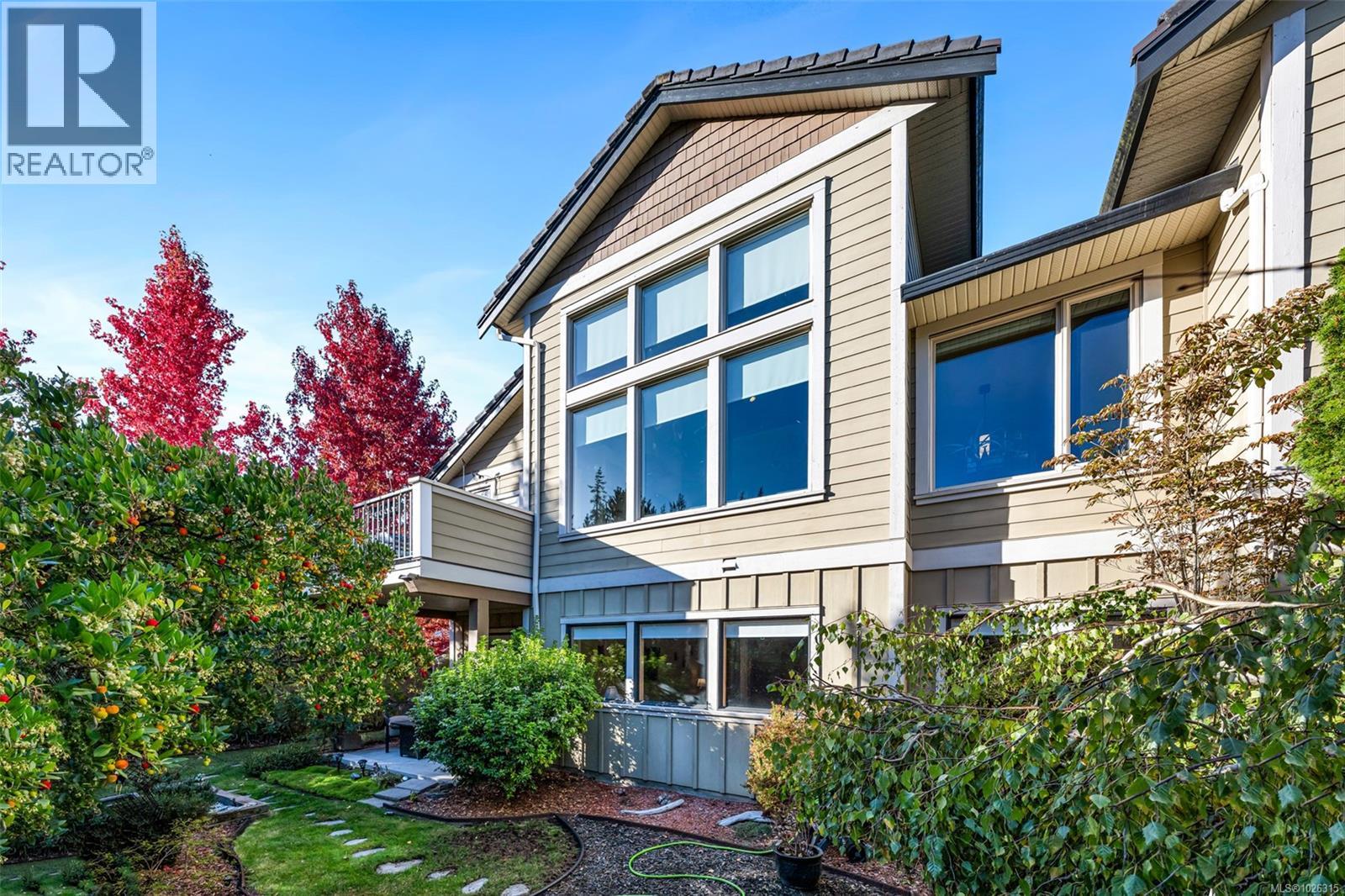 1 630 Brookside Rd, Colwood