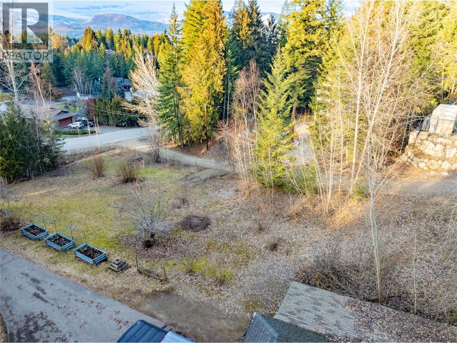  2486 Centennial Drive, Blind Bay