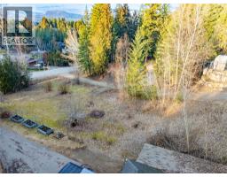 2486 Centennial Drive, Blind Bay, BC V0E1H1 Photo 6