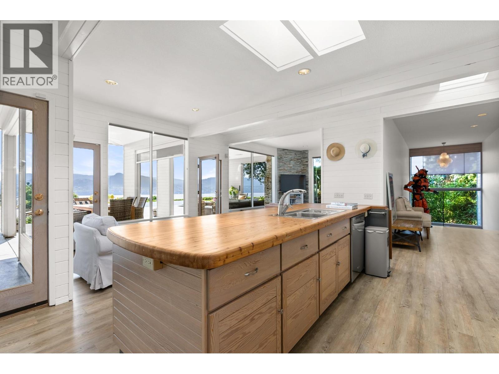 1030 King Drive, Naramata