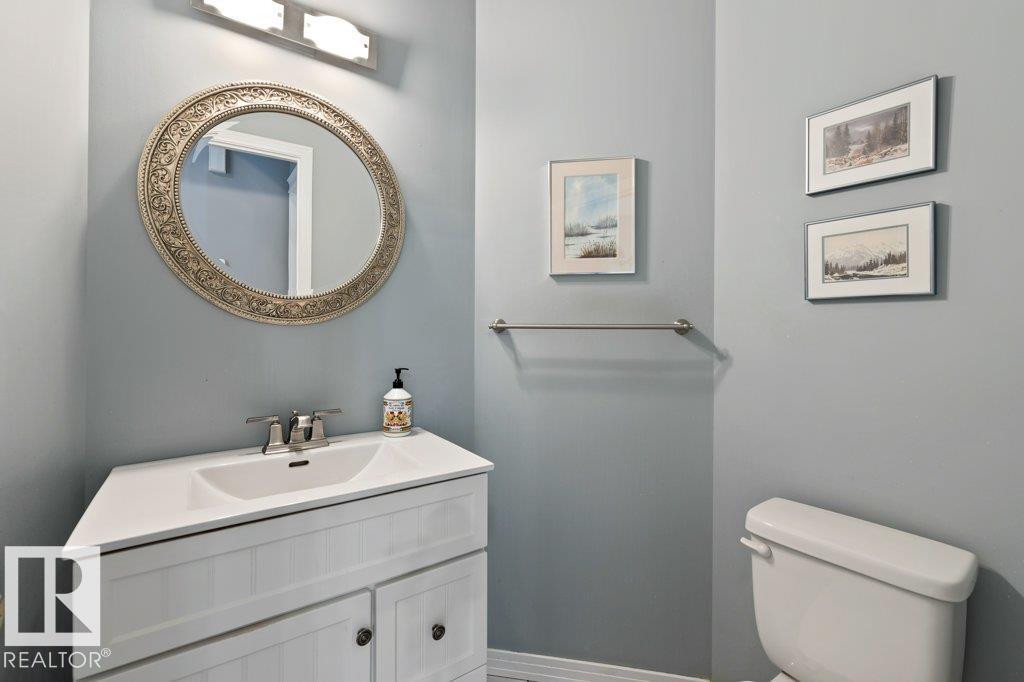 8 OSBORNE CL, St. Albert