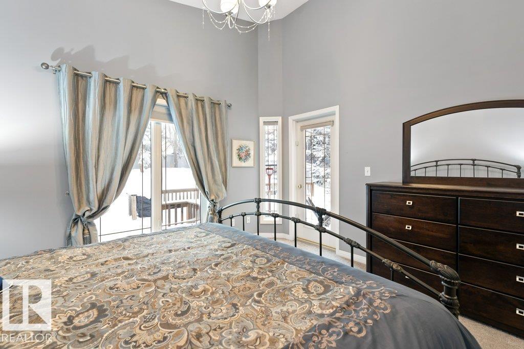 8 OSBORNE CL, St. Albert