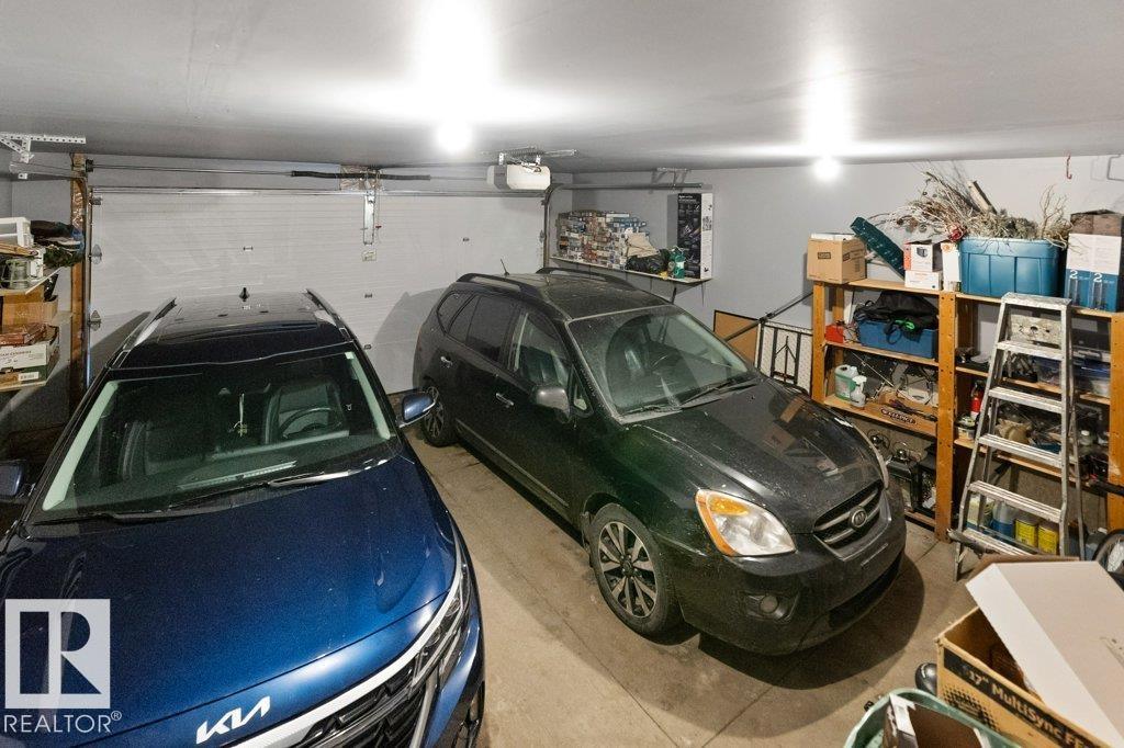 8 OSBORNE CL, St. Albert