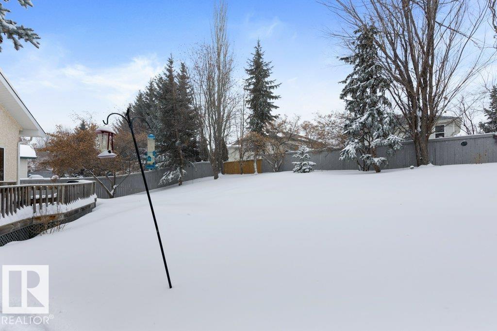 8 OSBORNE CL, St. Albert