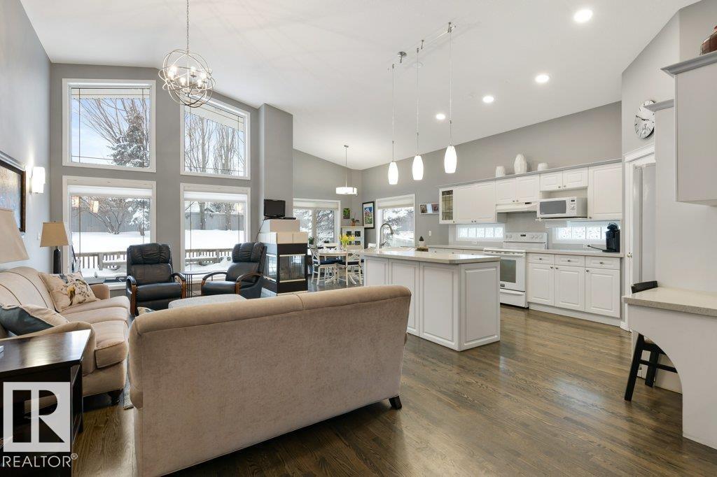 8 OSBORNE CL, St. Albert