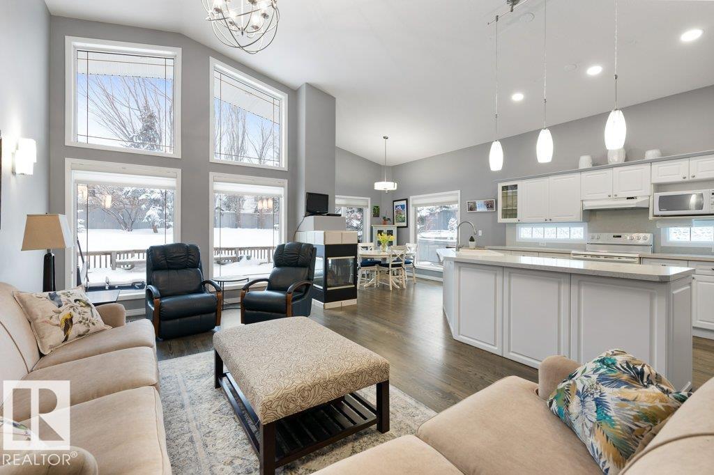 8 OSBORNE CL, St. Albert