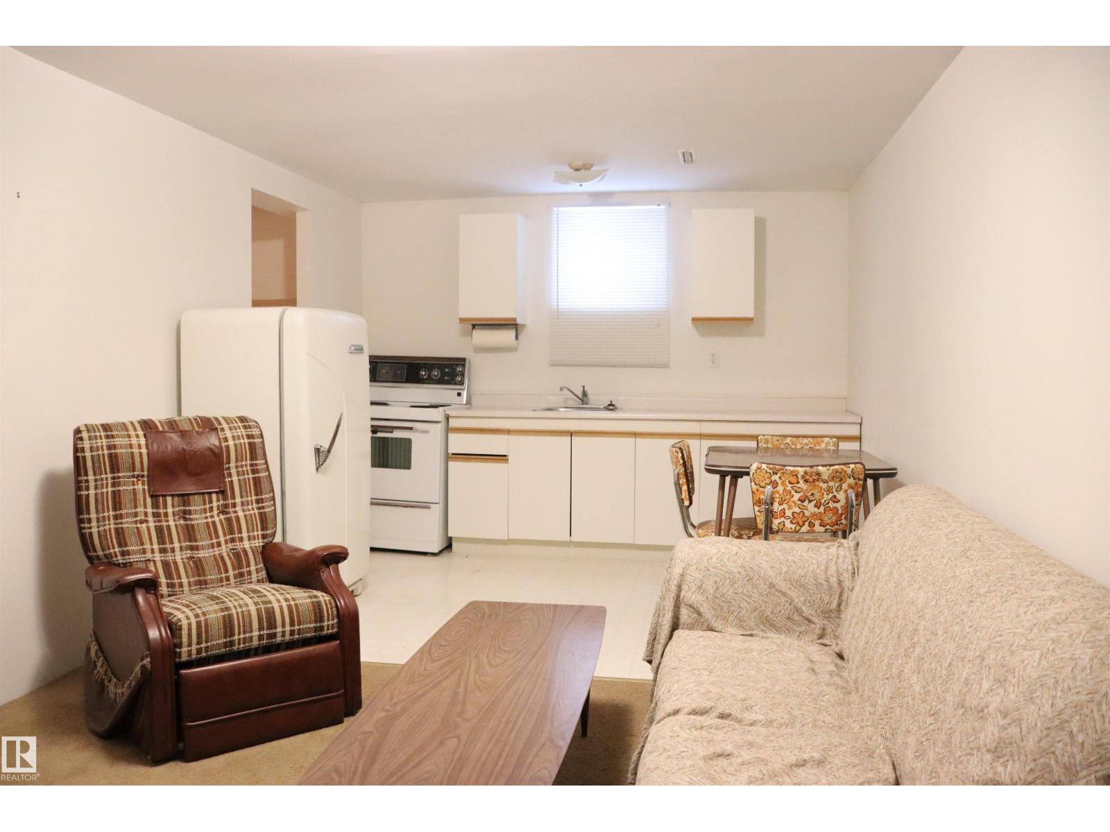 11250 72 AV NW, Edmonton