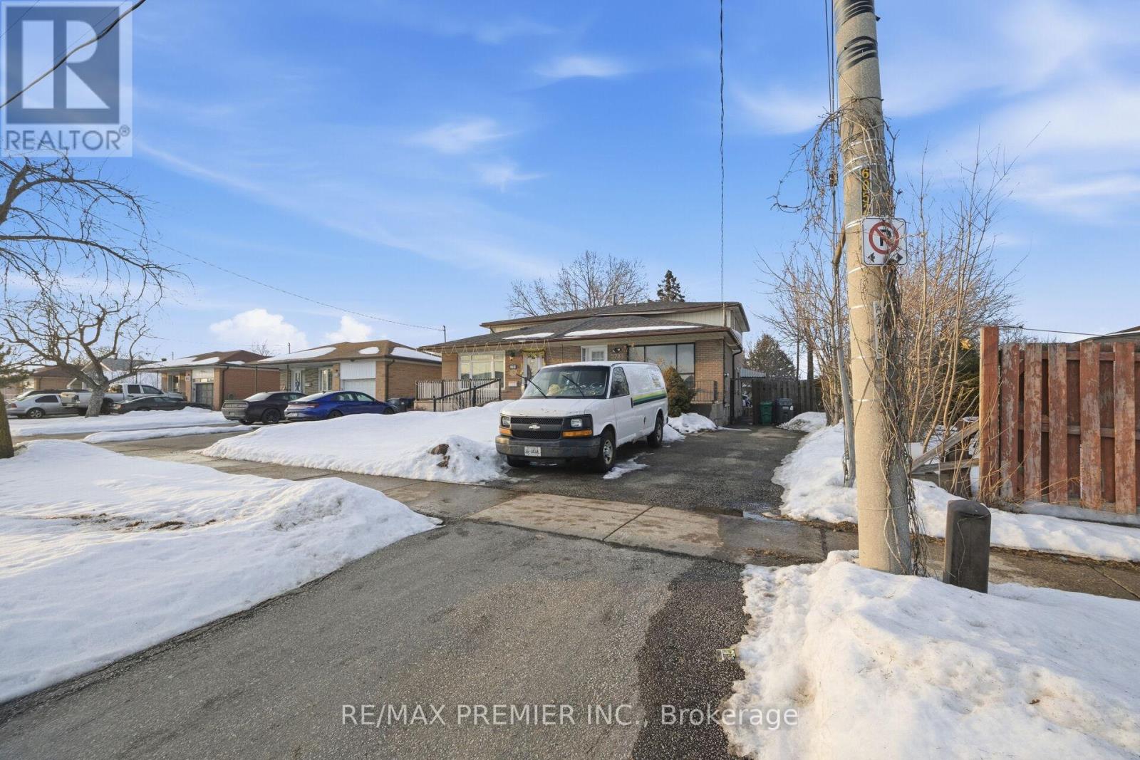 3783 MORNING STAR DRIVE - Photo 2 of 49, Mississauga (Malton), Ontario