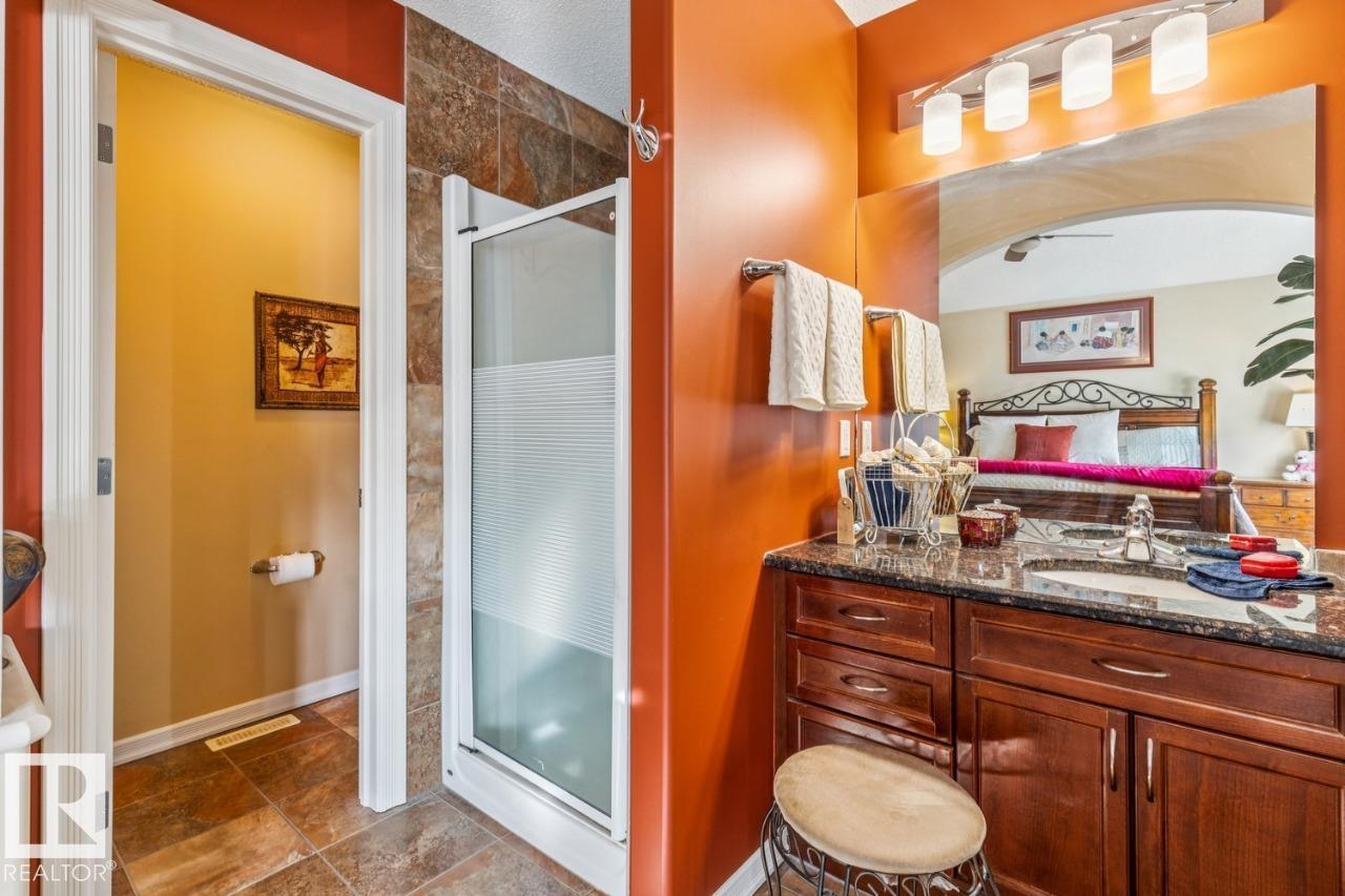 #38 3003 34 AV NW, Edmonton