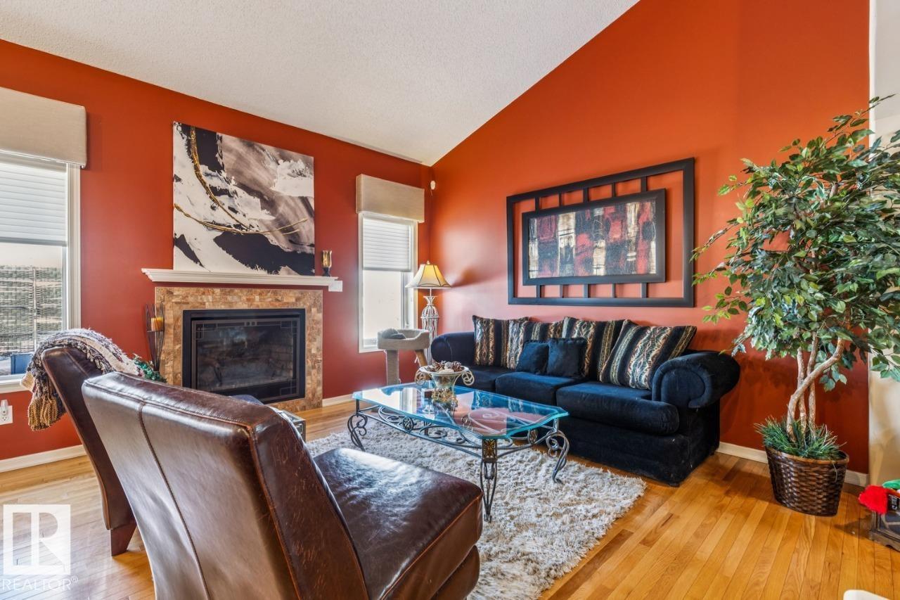 #38 3003 34 AV NW, Edmonton