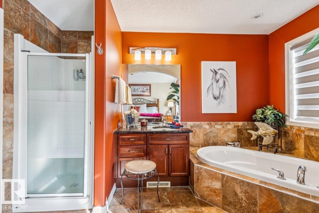 #38 3003 34 AV NW, Edmonton