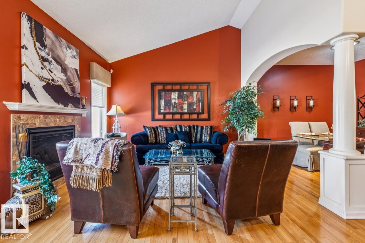 #38 3003 34 AV NW, Edmonton