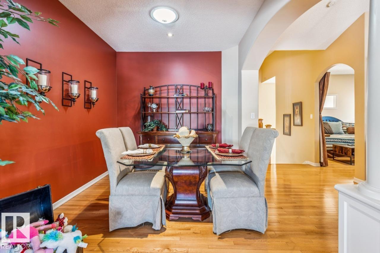 #38 3003 34 AV NW, Edmonton