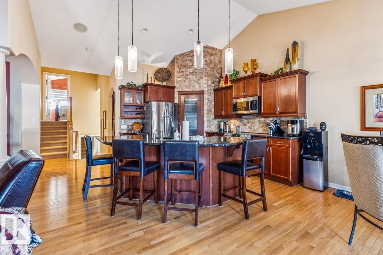 #38 3003 34 AV NW, Edmonton