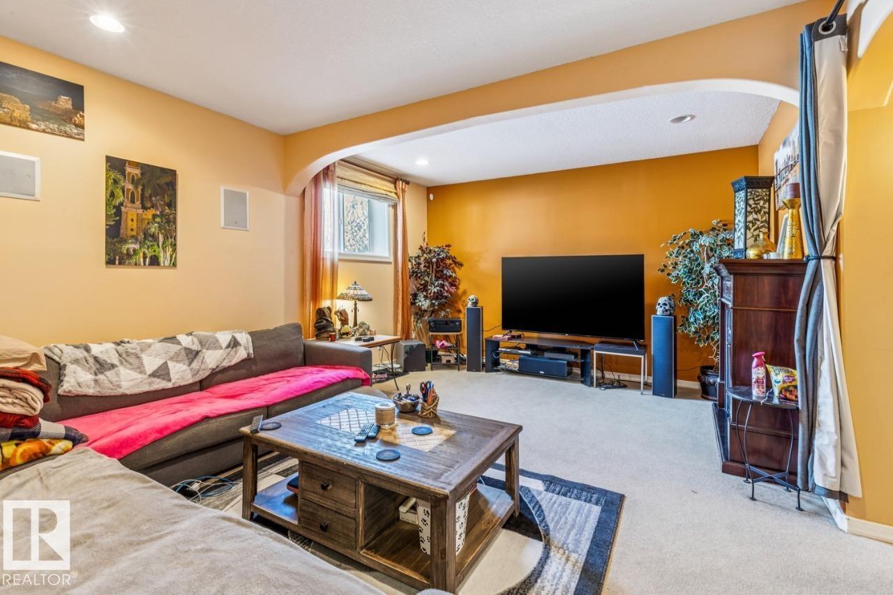 #38 3003 34 AV NW, Edmonton