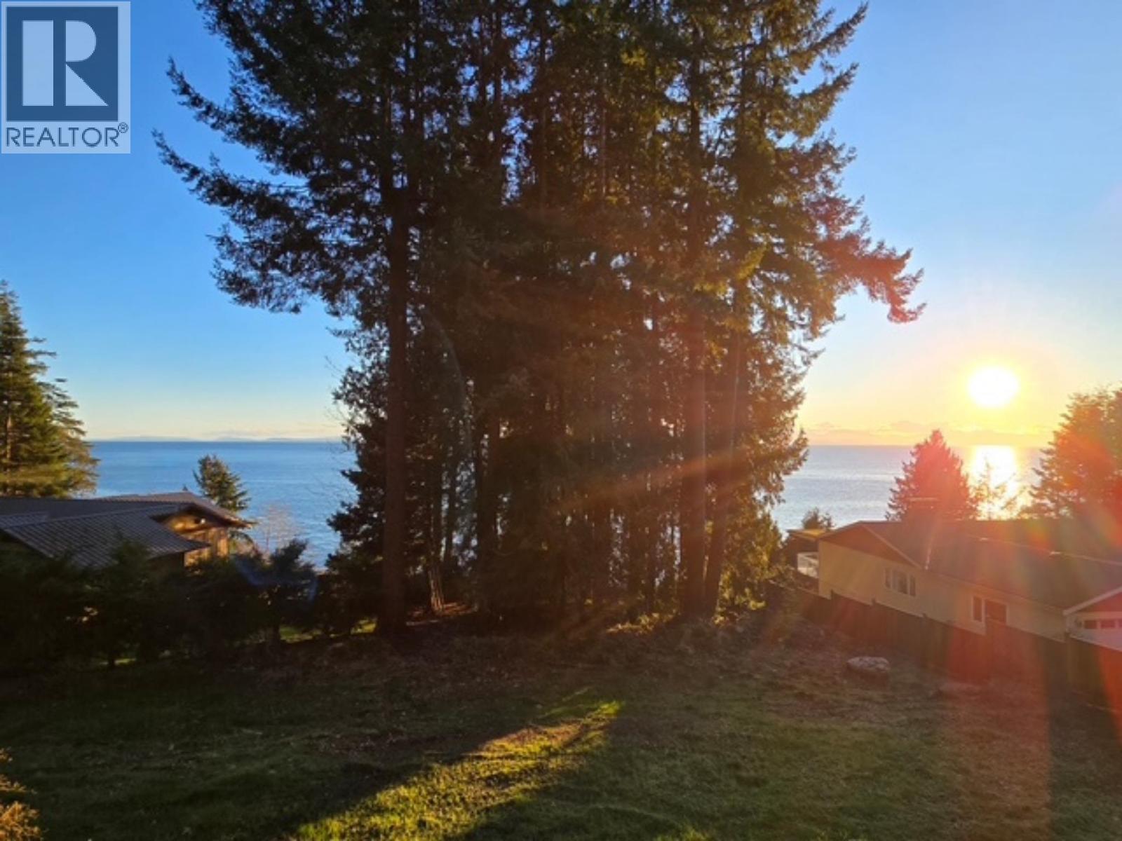 2405 MILLINER ROAD, Roberts Creek