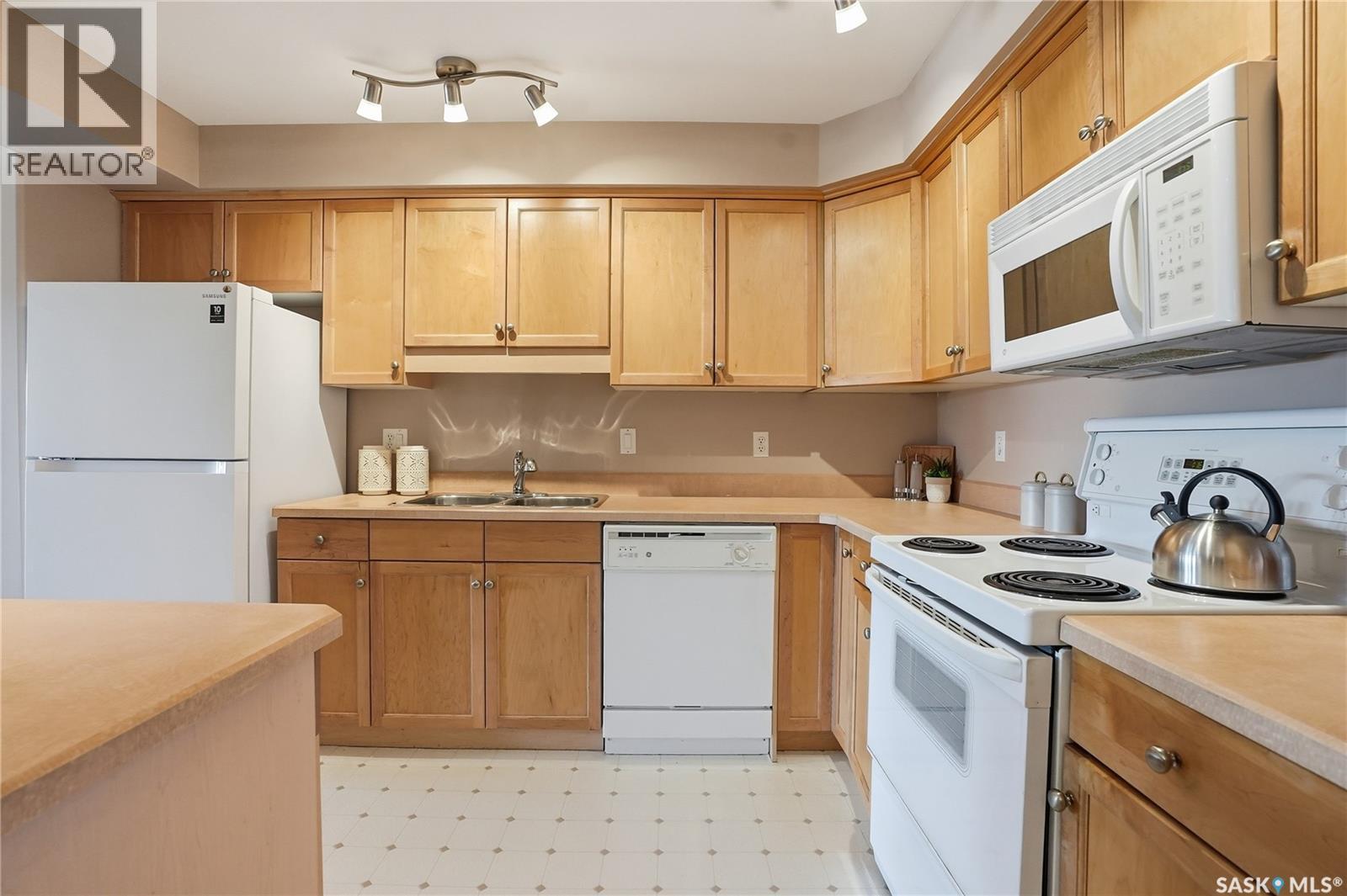 #102 2213 Adelaide STREET E - 16
