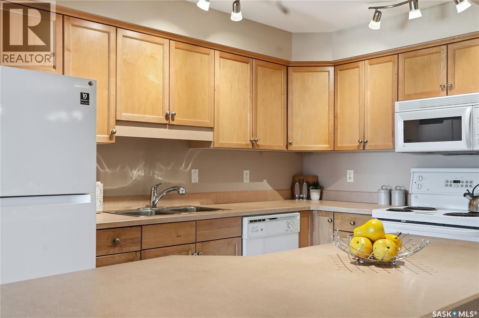 #102 2213 Adelaide STREET E - 17