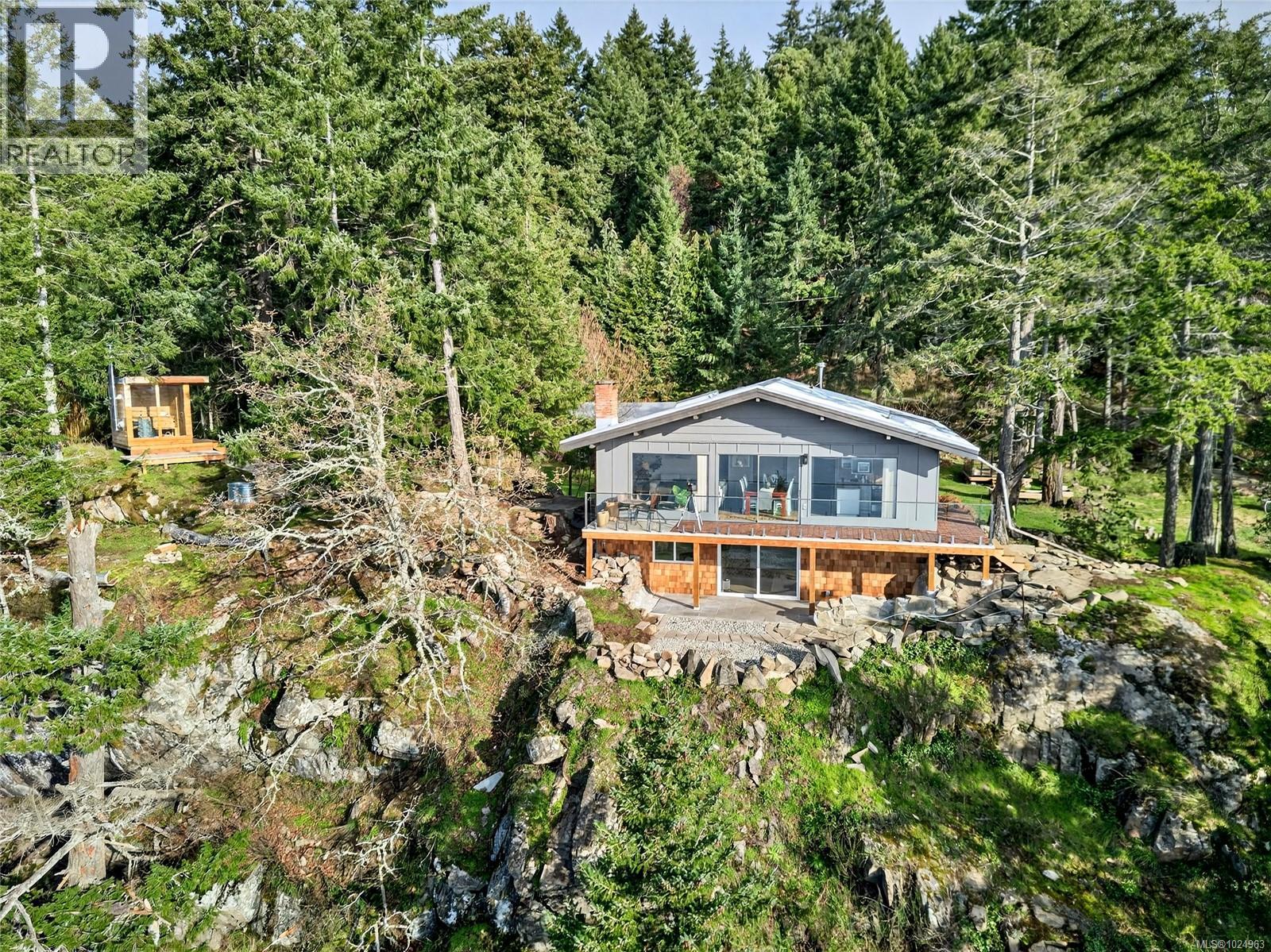 285 Mountain Park Dr, Salt Spring