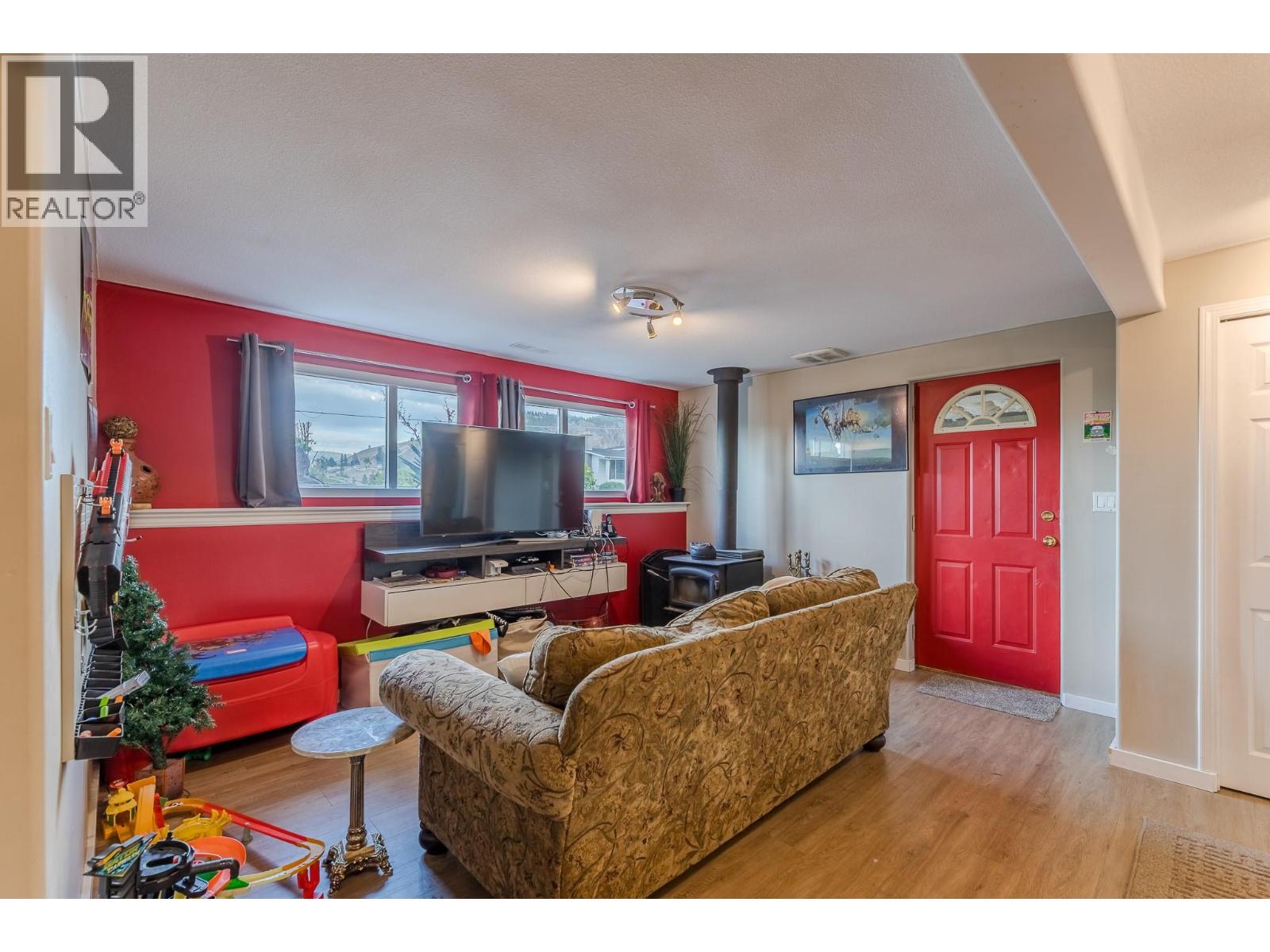  12620 Reynolds Avenue, Summerland