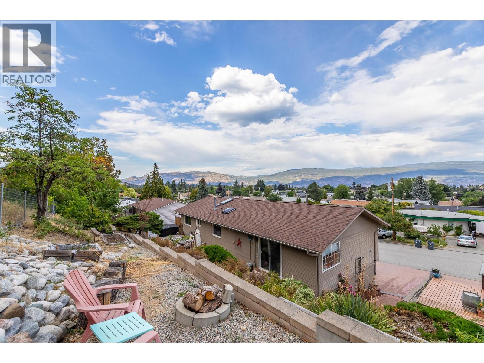12620 Reynolds Avenue, Summerland