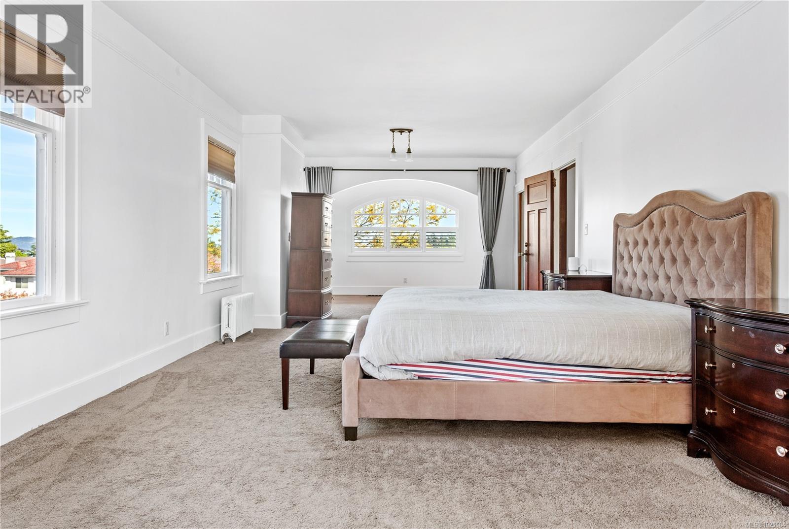  4423 Tyndall Avenue, Saanich