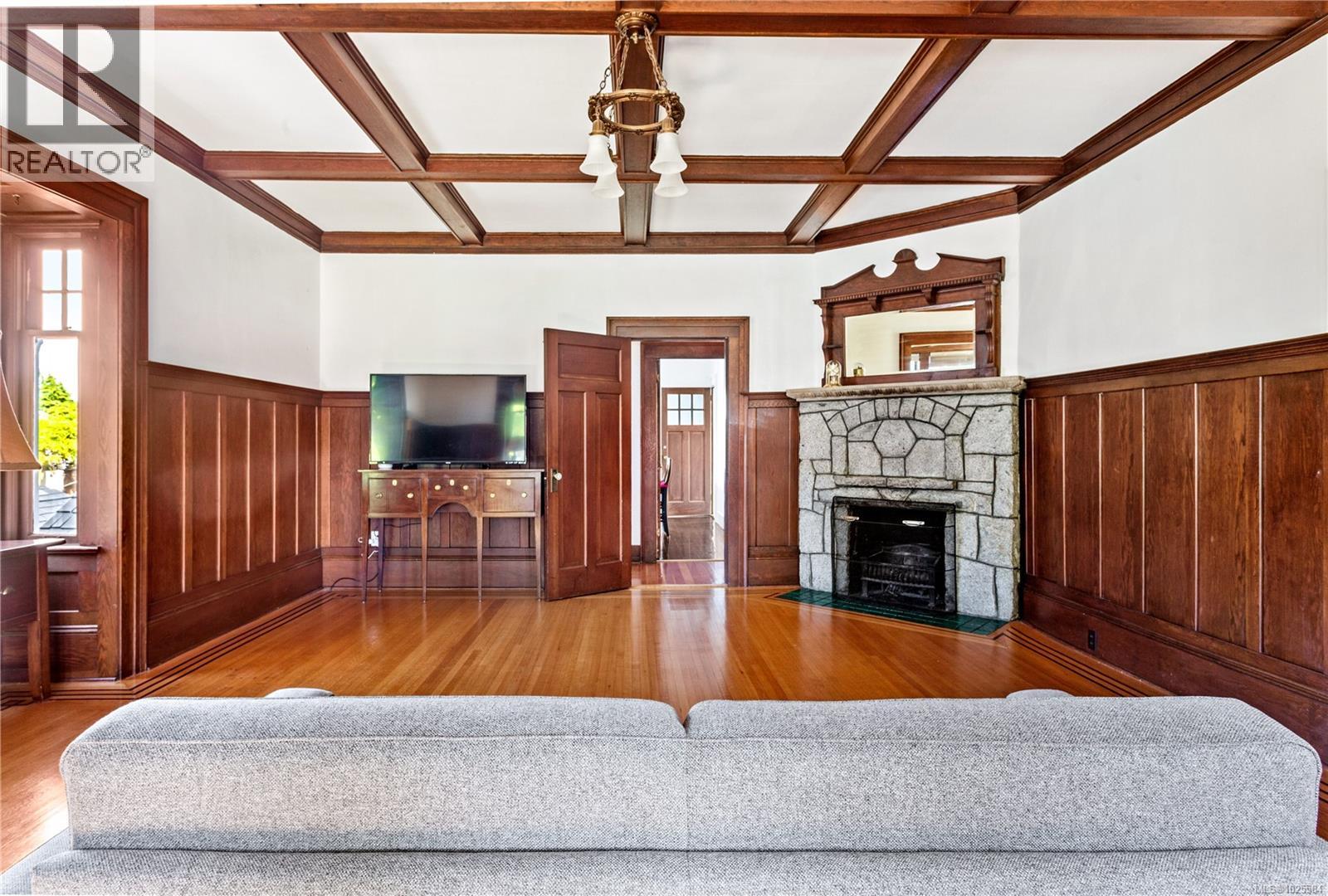  4423 Tyndall Avenue, Saanich