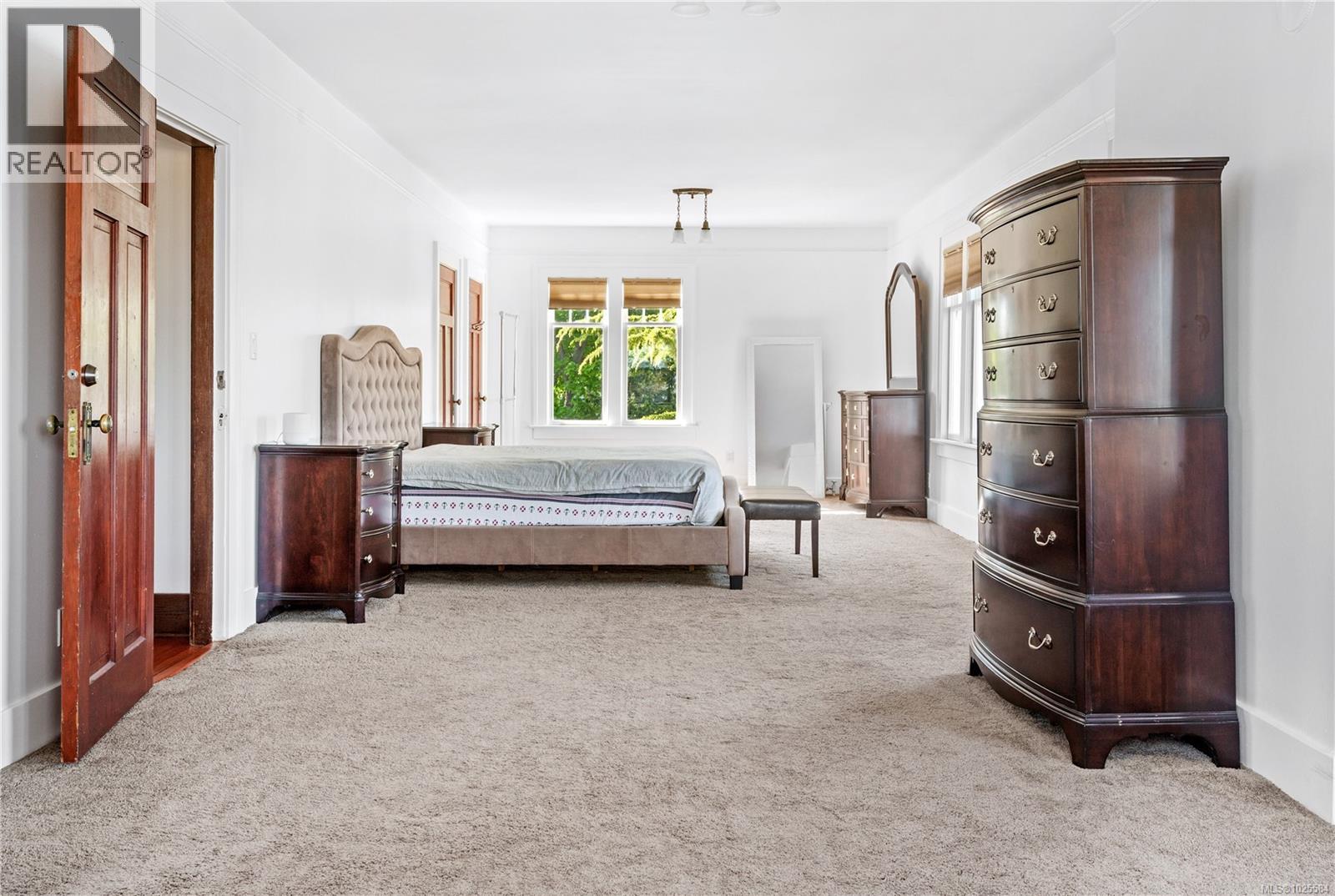  4423 Tyndall Avenue, Saanich