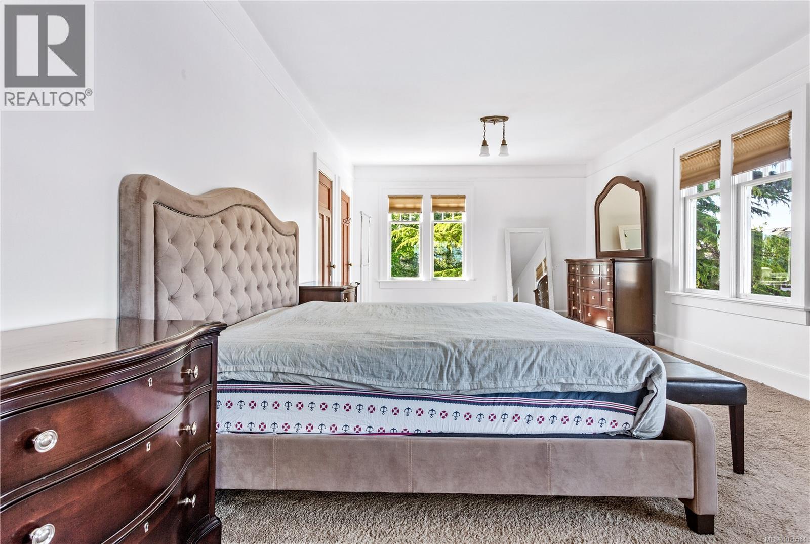  4423 Tyndall Avenue, Saanich