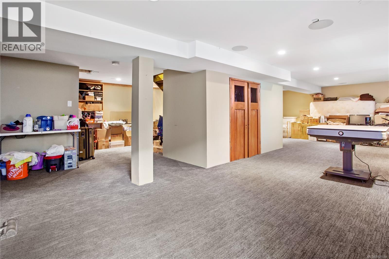  4423 Tyndall Avenue, Saanich