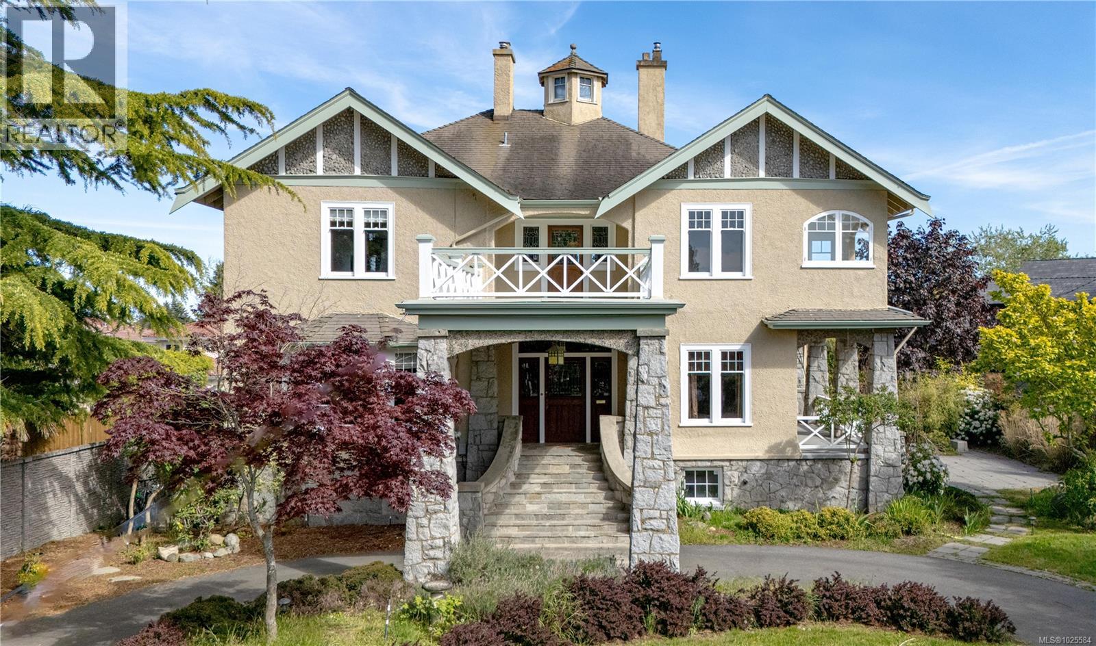  4423 Tyndall Avenue, Saanich