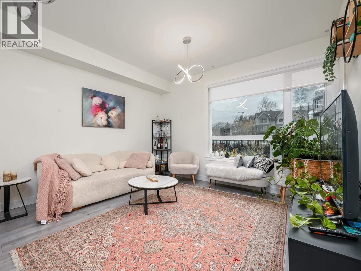 120 2035 GLENAIRE DRIVE - Photo 5 of 23, North Vancouver, British Columbia