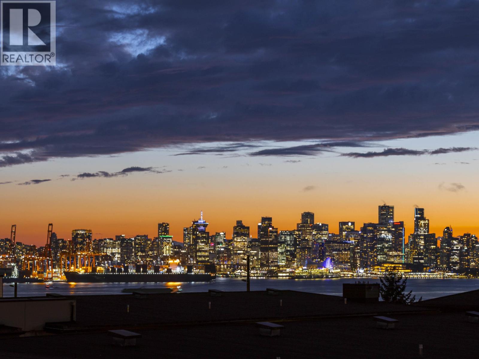 19 533 E 3RD STREET, North Vancouver