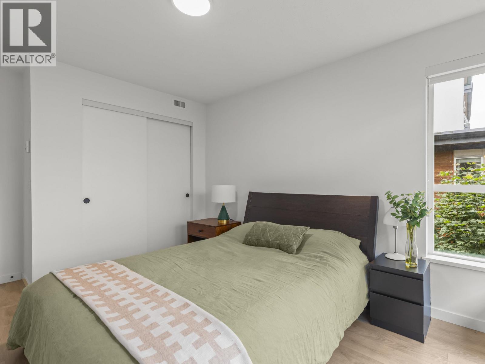 19 533 E 3RD STREET, North Vancouver