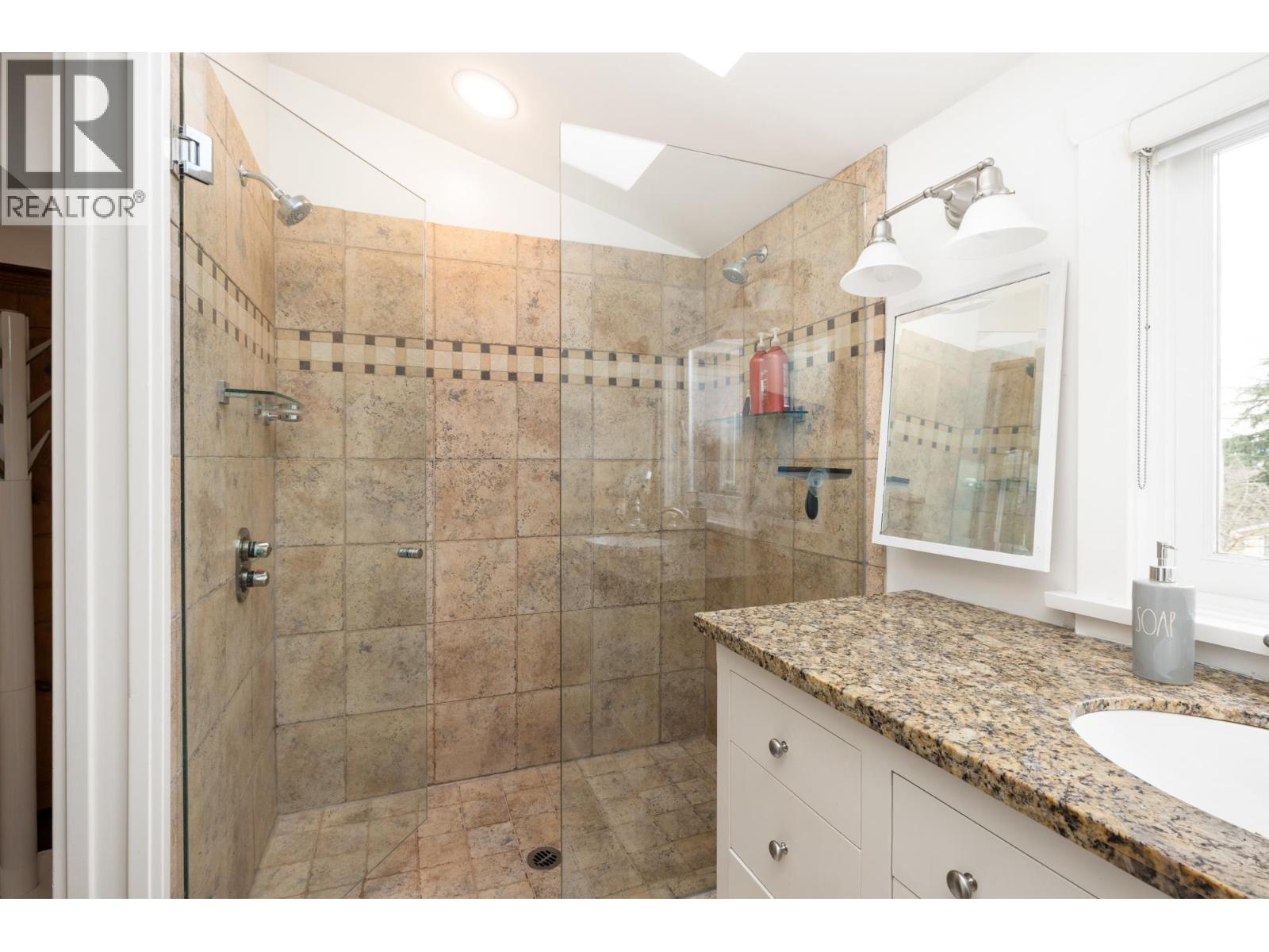 1470 HAYWOOD AVENUE, West Vancouver