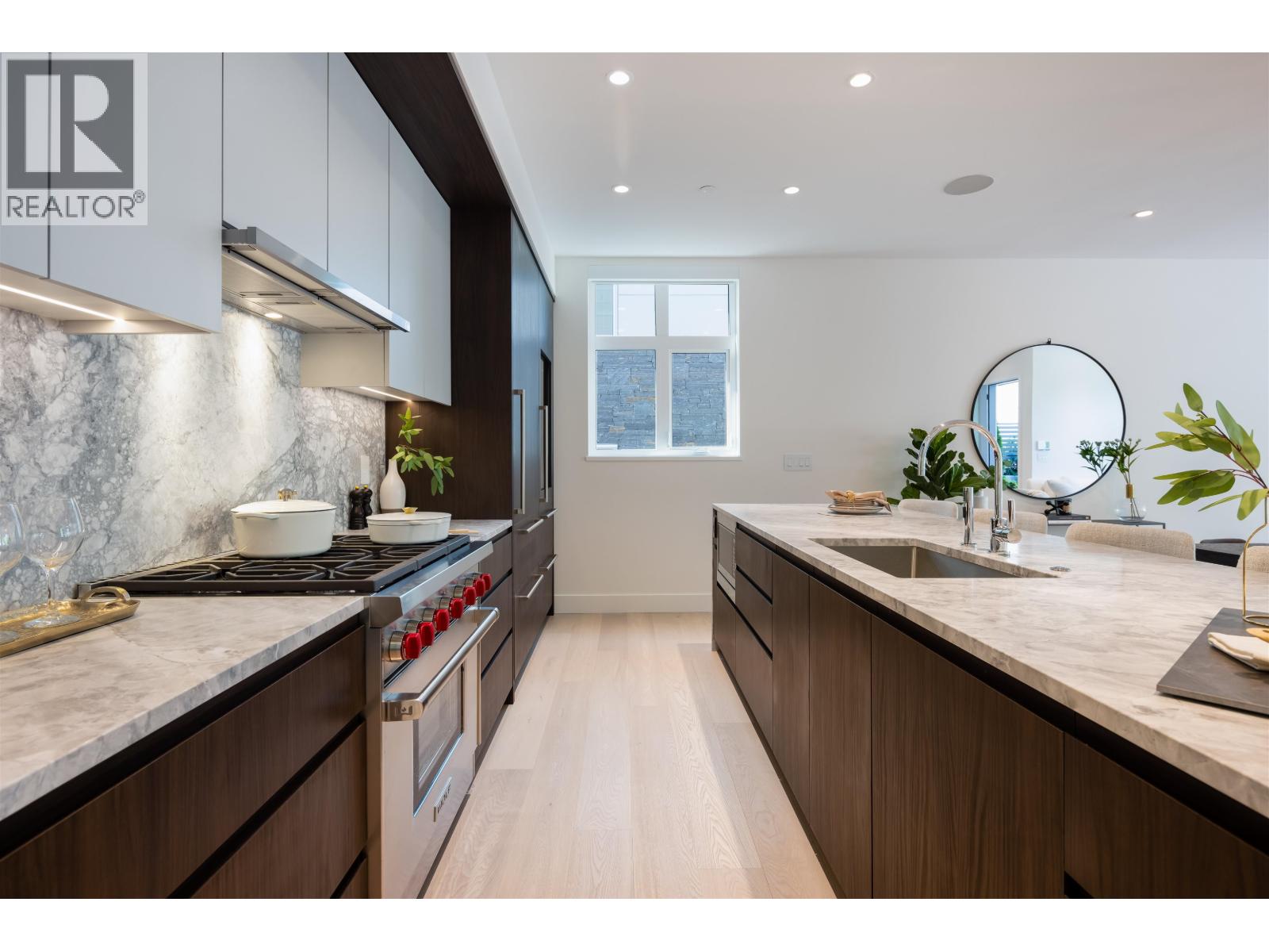 592 ARTHUR ERICKSON PLACE, West Vancouver