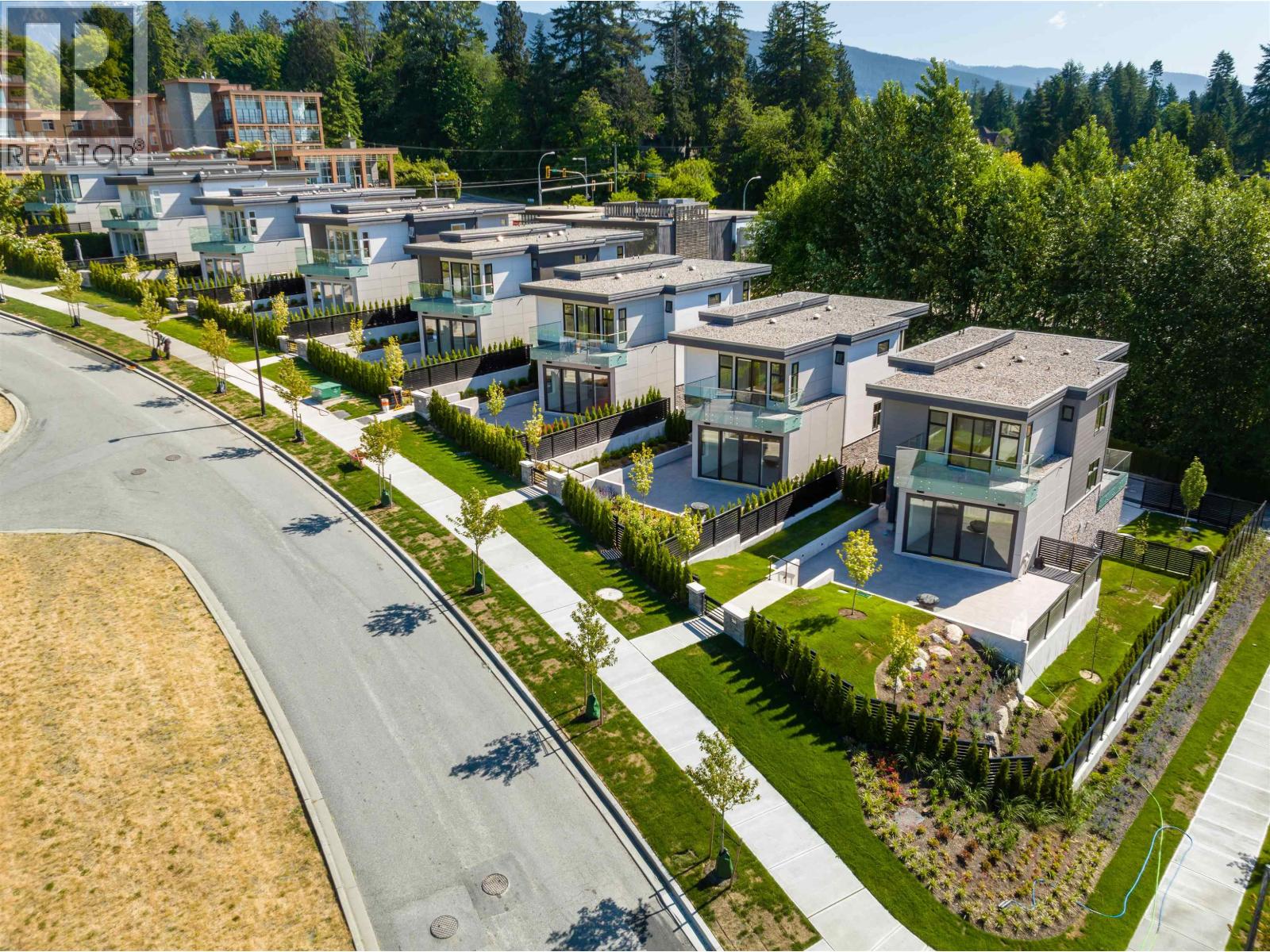 592 ARTHUR ERICKSON PLACE, West Vancouver