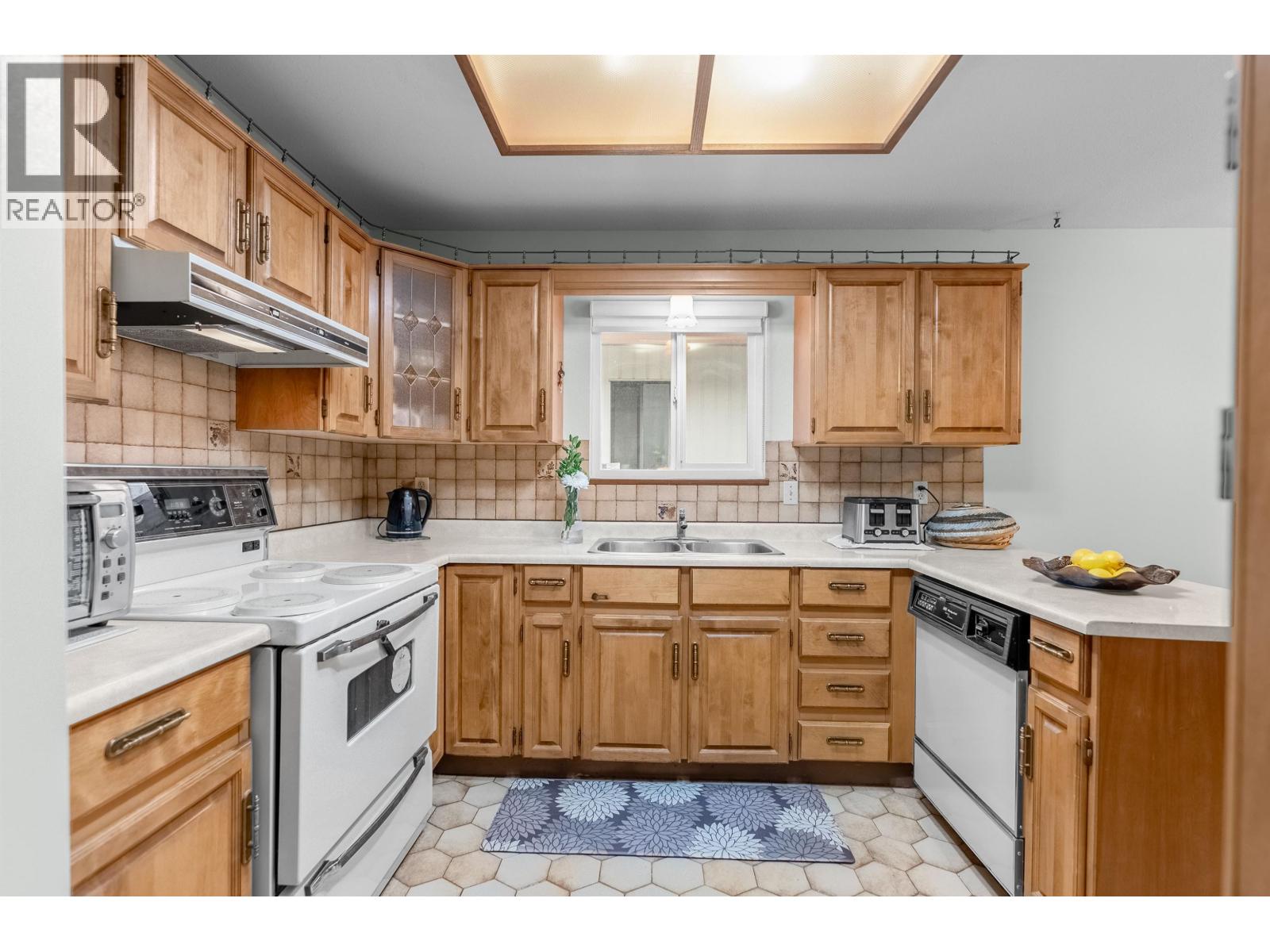 5486 MANOR STREET, Burnaby