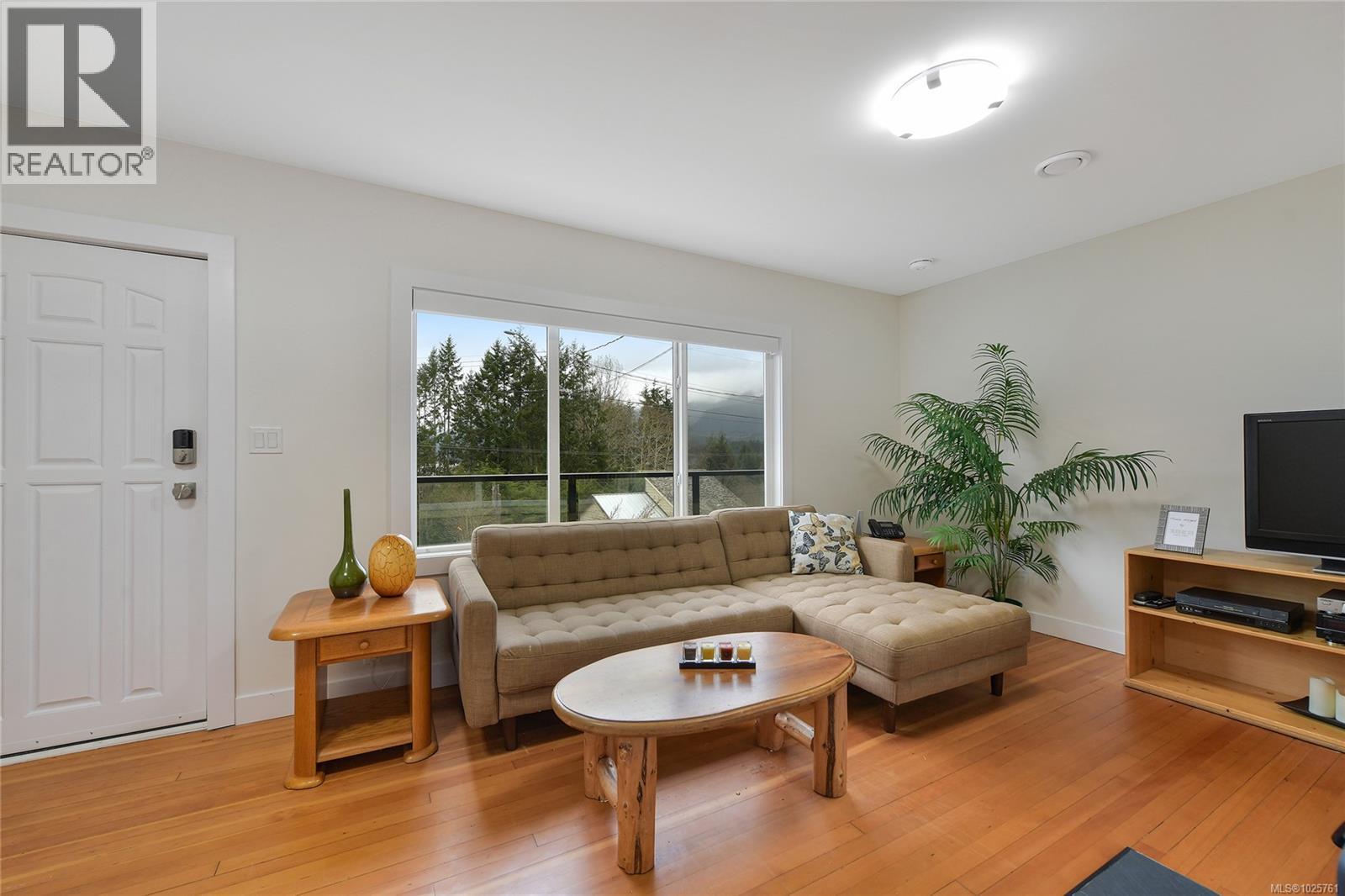 16995 Wickanninish Rd, Port Renfrew