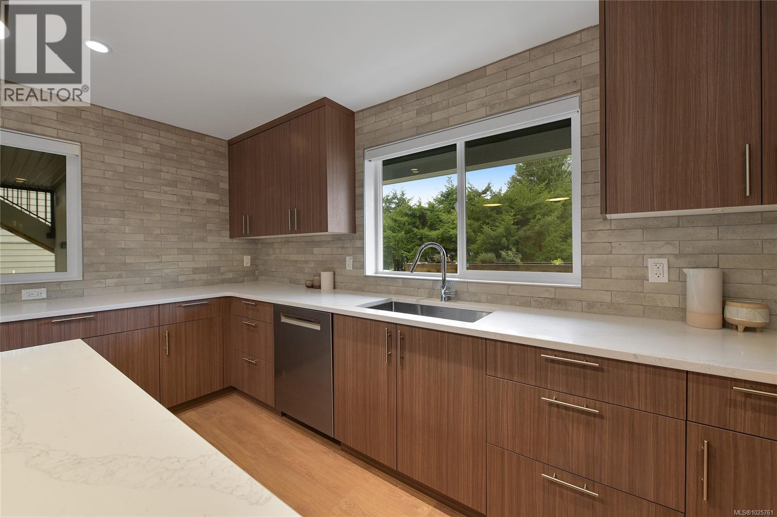 16995 Wickanninish Rd, Port Renfrew