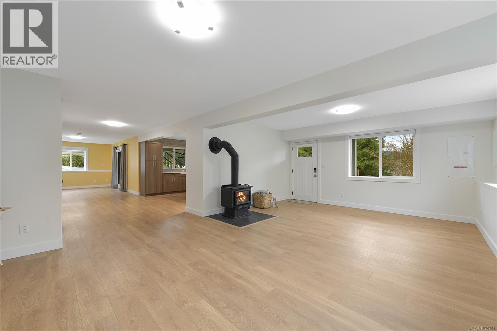 16995 Wickanninish Rd, Port Renfrew