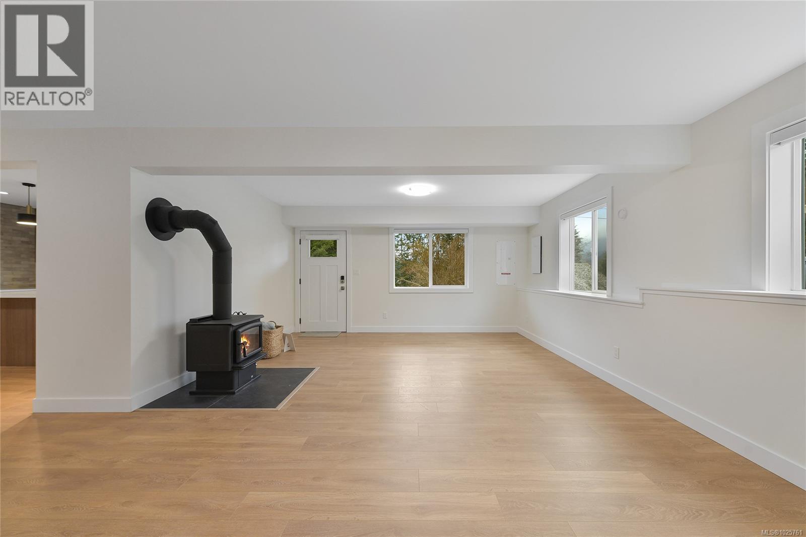 16995 Wickanninish Rd - 38