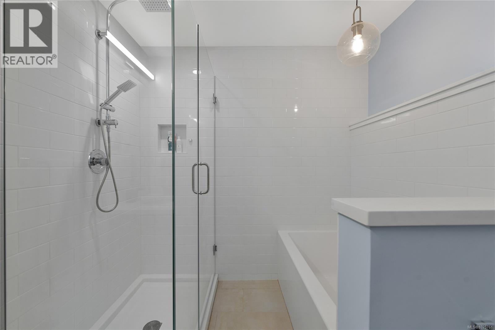 16995 Wickanninish Rd, Port Renfrew