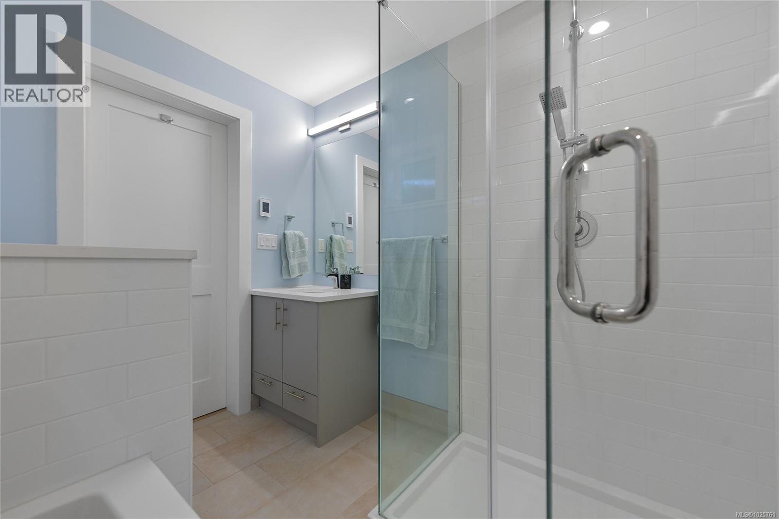 16995 Wickanninish Rd, Port Renfrew