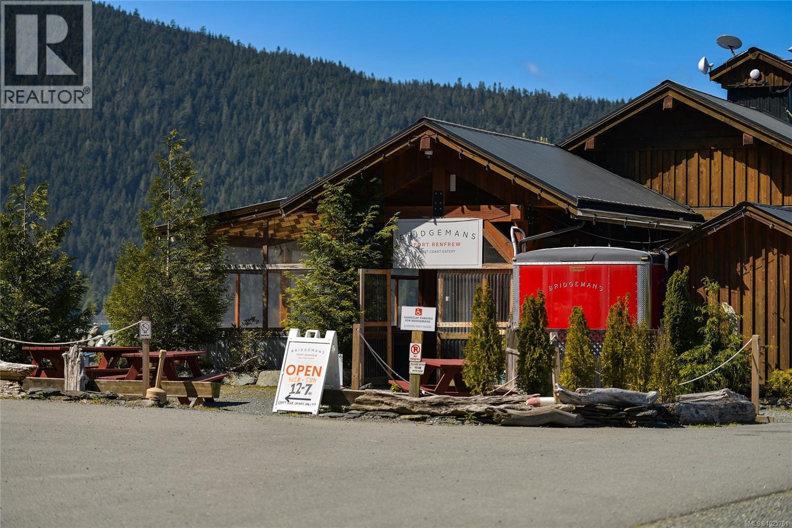 16995 Wickanninish Rd, Port Renfrew