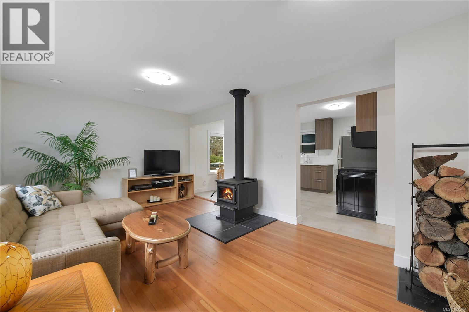 16995 Wickanninish Rd, Port Renfrew