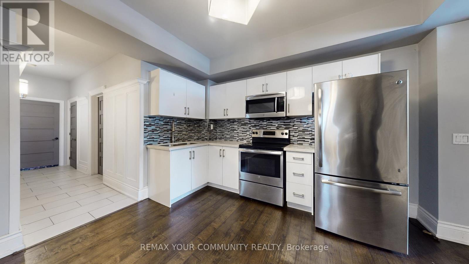 83 HUNT AVENUE - 31